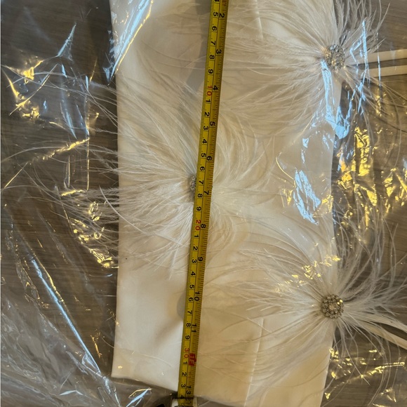 MADE BY ISLA PARTY BRIDAL SET SECOND LOOK  WHITE FEATHER inspired by MADE BY ILA - Picture 10 of 13